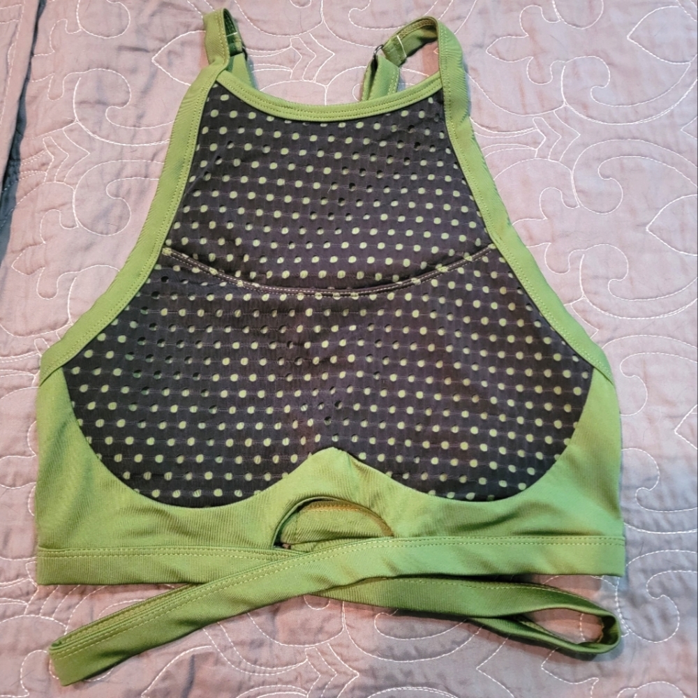 CHESTEE size 8 army green sports bra